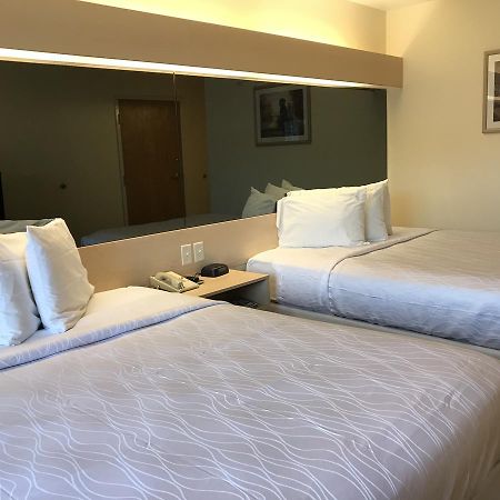 Mariner's Village Resort Carlyle Esterno foto