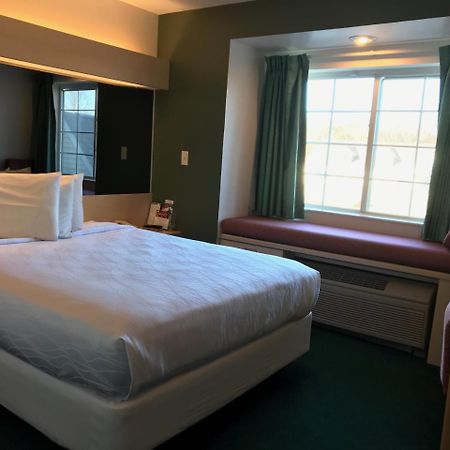 Mariner's Village Resort Carlyle Esterno foto