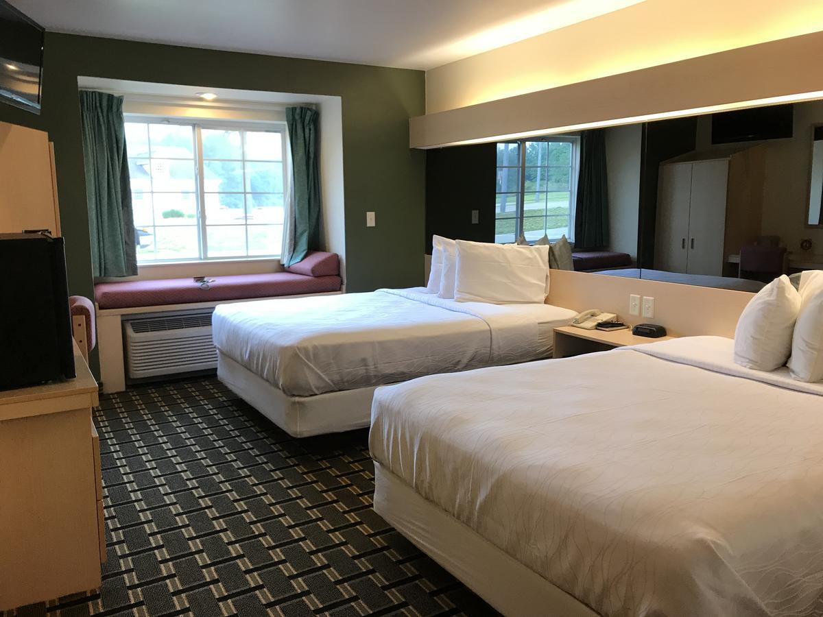 Mariner's Village Resort Carlyle Esterno foto