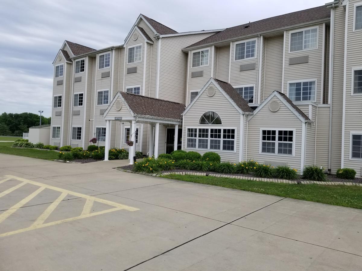 Mariner's Village Resort Carlyle Esterno foto